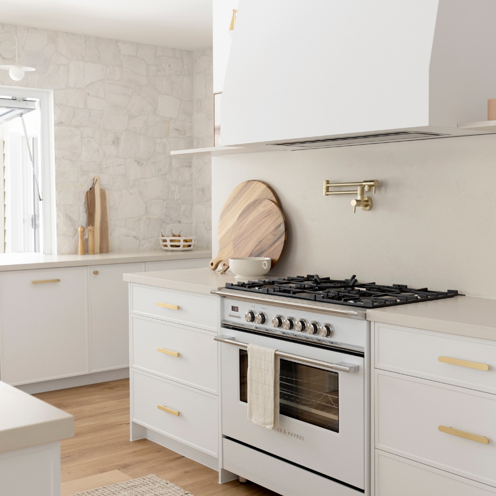 Tips for Cabinet Hardware Placement and Sizing