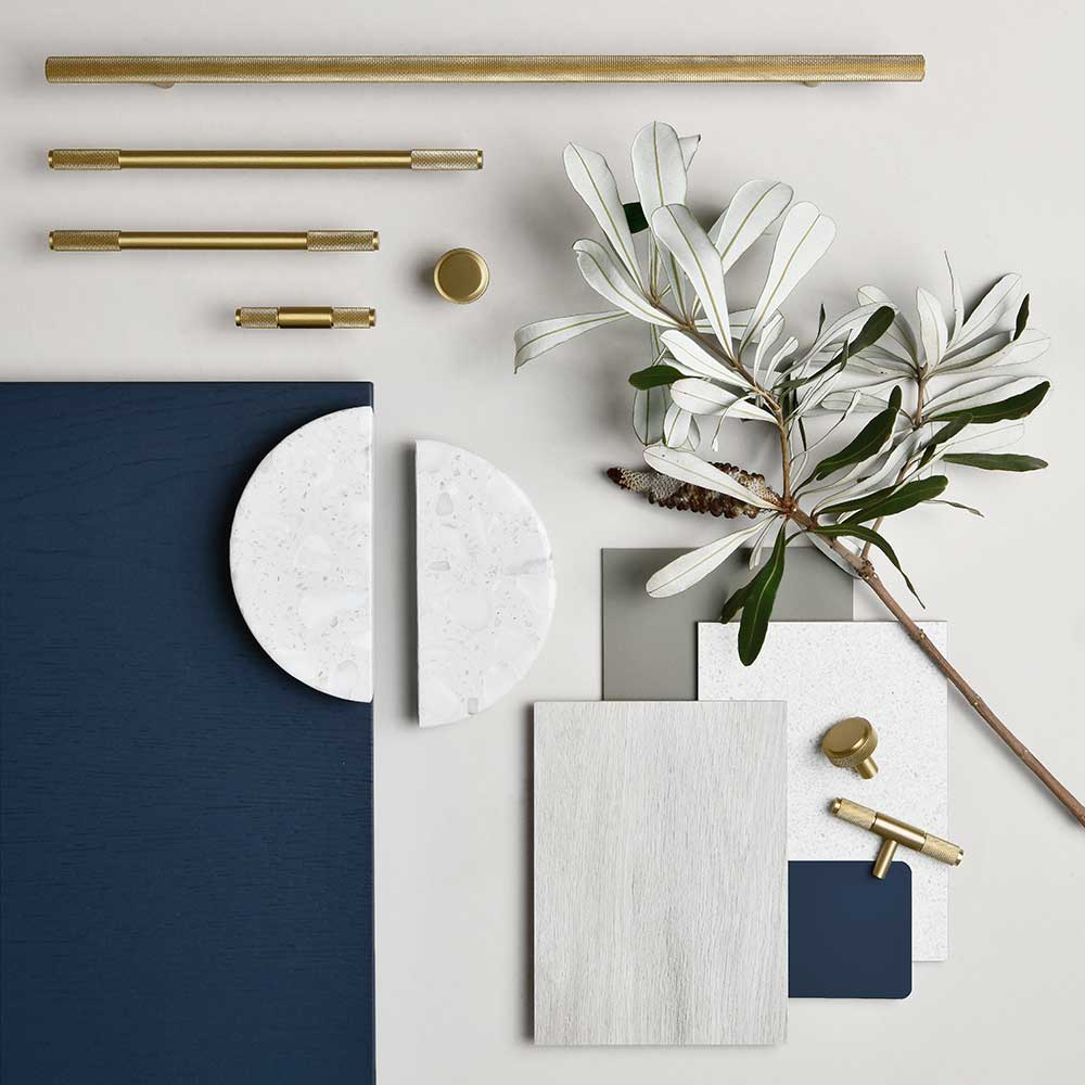 
                      
                        Horizon Solid Brass Pull handle
                      
                    