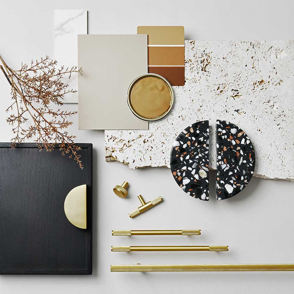 
                      
                        Horizon Solid Brass Pull handle
                      
                    