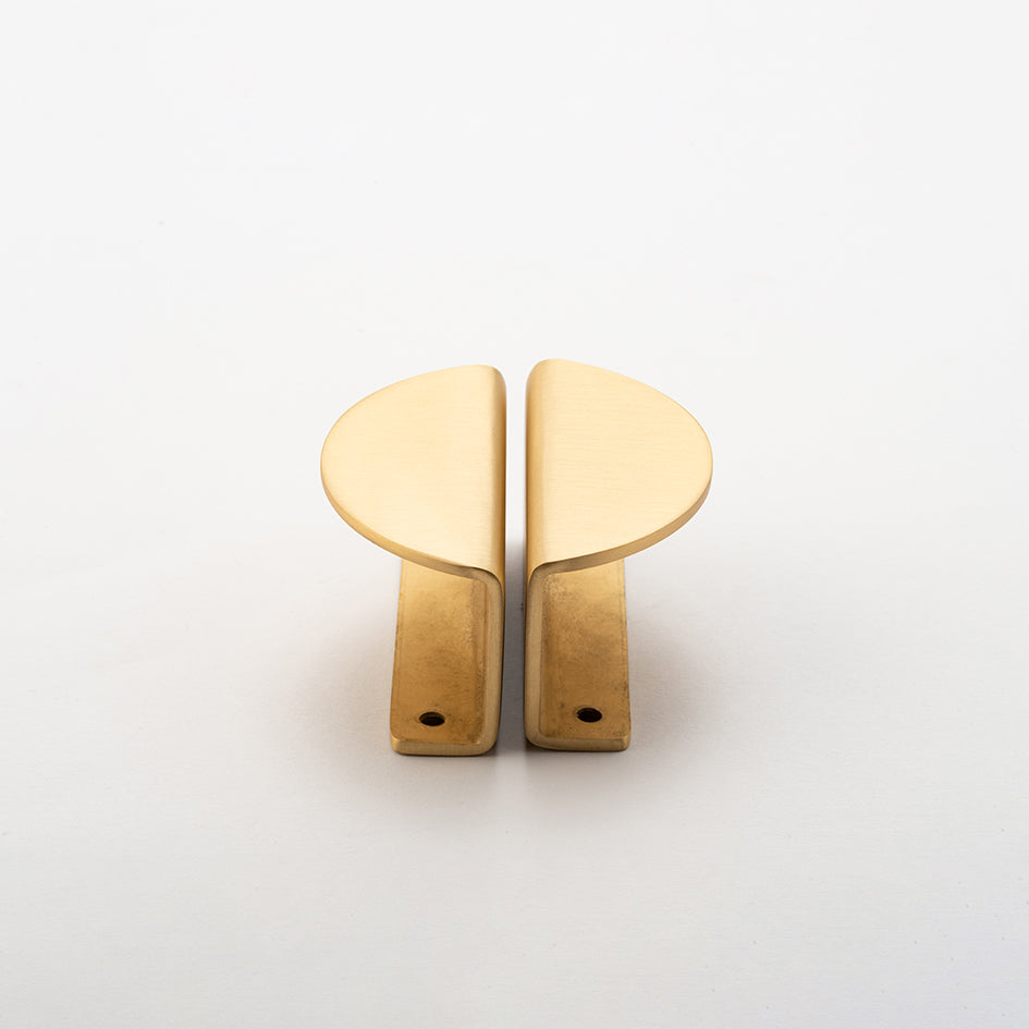 
                      
                        Osaka Lip Drawer Pull
                      
                    