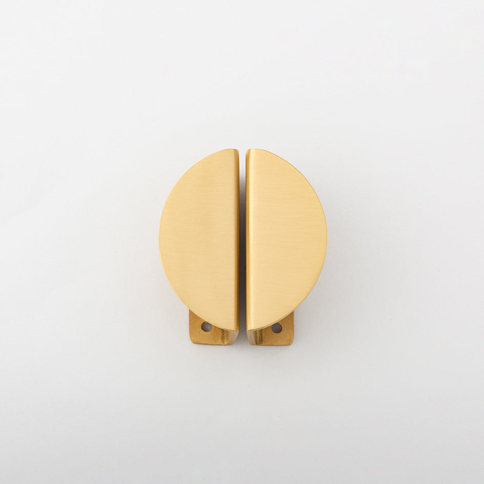 
                      
                        Osaka Lip Drawer Pull
                      
                    